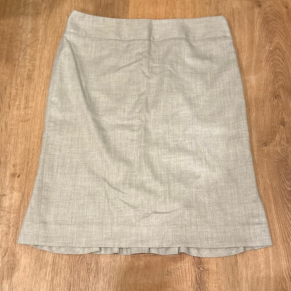 Limited size 6 skirt